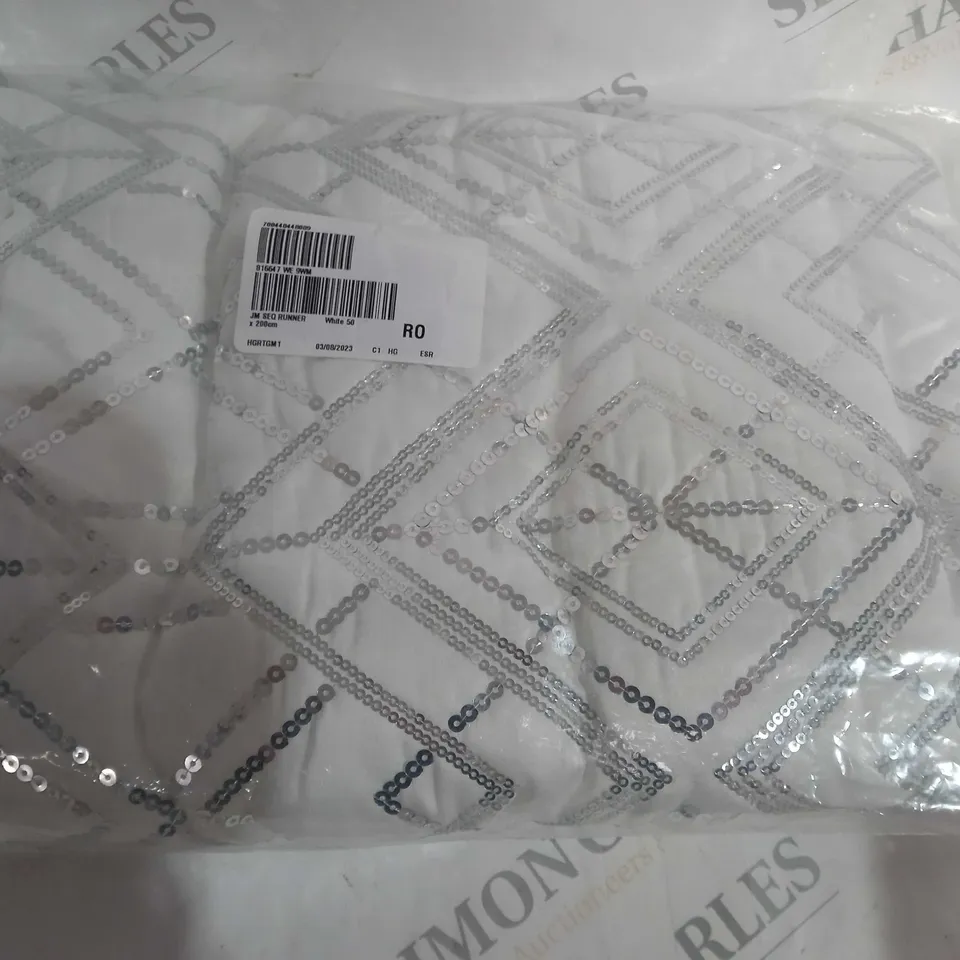 JM BY JULIEN MACDONALD DECO STYLE SEQUIN RUNNER - SILVER - 50 CM X 260 CM
