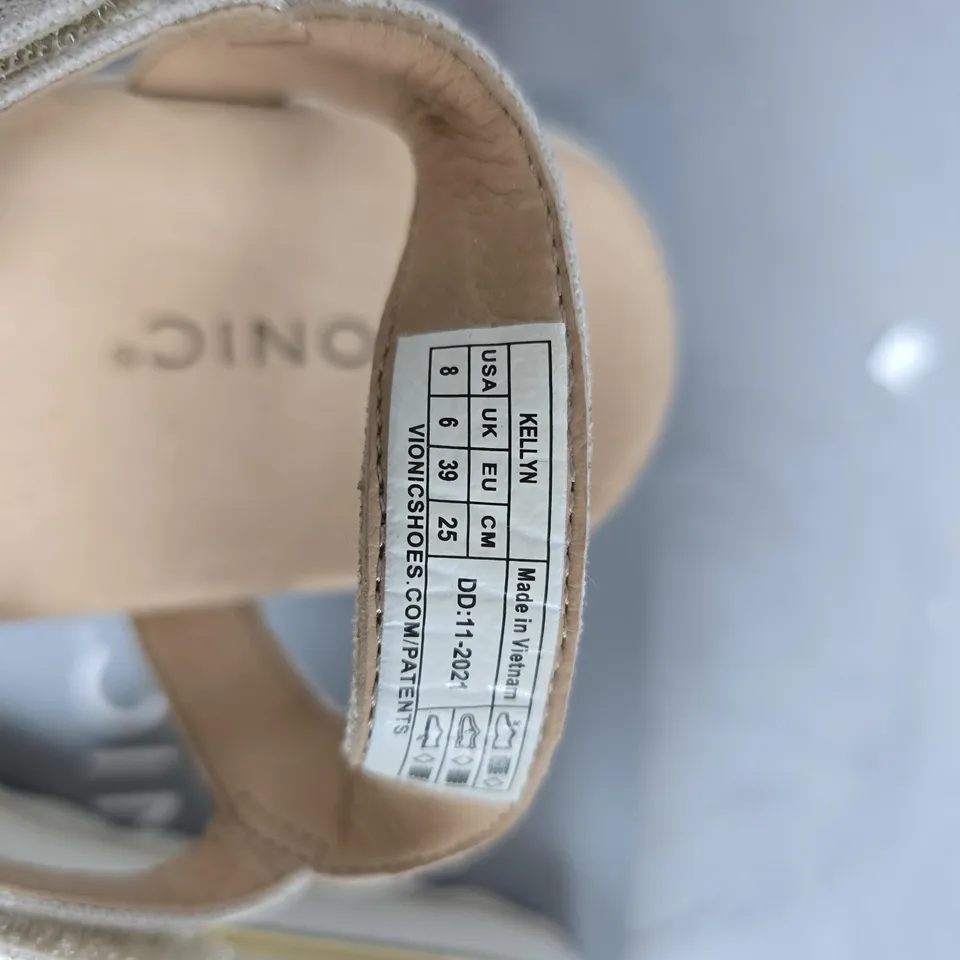VIONIC KELLYN SANDALS – BEIGE & GOLD STRAPS – UK 6 