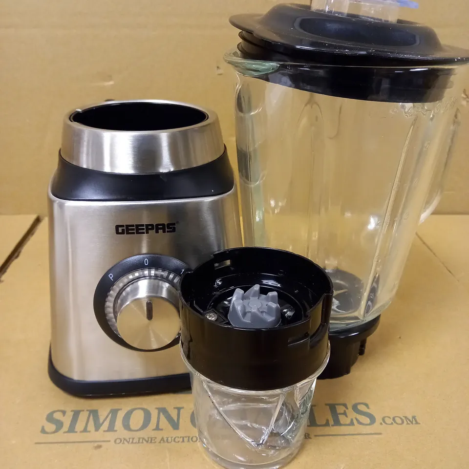 GEEPAS 2 IN 1 FOOD JUG BLENDER WITH 1.5L GLASS JAR, STAINLESS STEEL BLADES, 2 SPEED CONTROL WITH PULSE, 1.5L, 500W SILVER