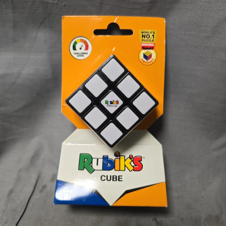RUBIK'S CUBE 3X3 PUZZLE TOY – CARDED PACKAGING, AGES 8+