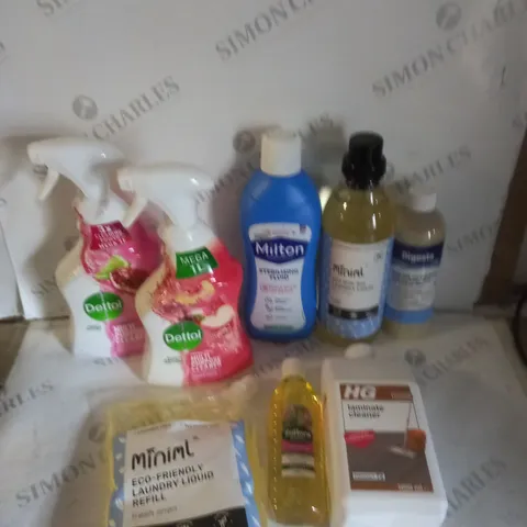 APPROXIMATELY 10 ASSORTED HOUSEHOLD CLEANING & UTILITY PRODUCTS TO INCLUDE MILTON STERILISING FLUID, DETTOL MULTI PURPOSE CLEANER, DIGESTA SINK CLEANER ETC