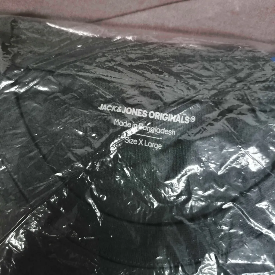 BAGGED JACK & JONES PARK MOTEL TEE IN GREEN - XL