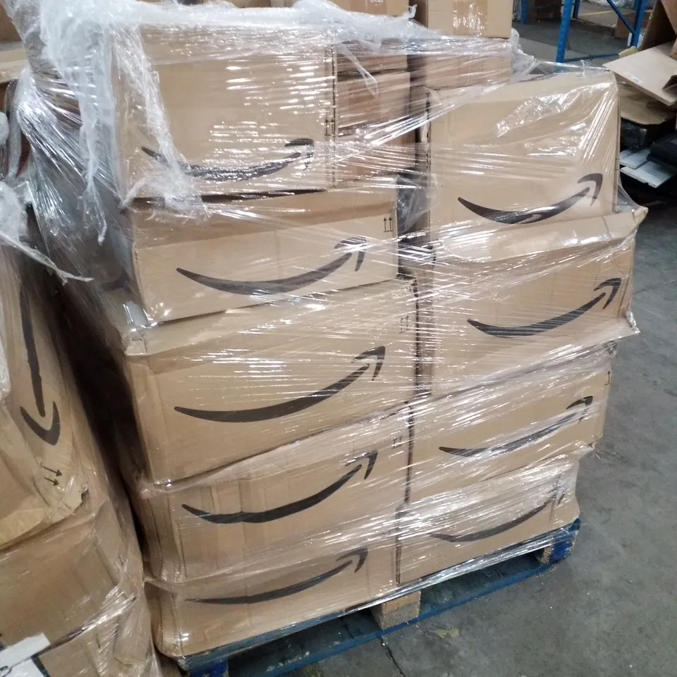 PALLET CONTAINING ASSORTED PET COOLING MATS