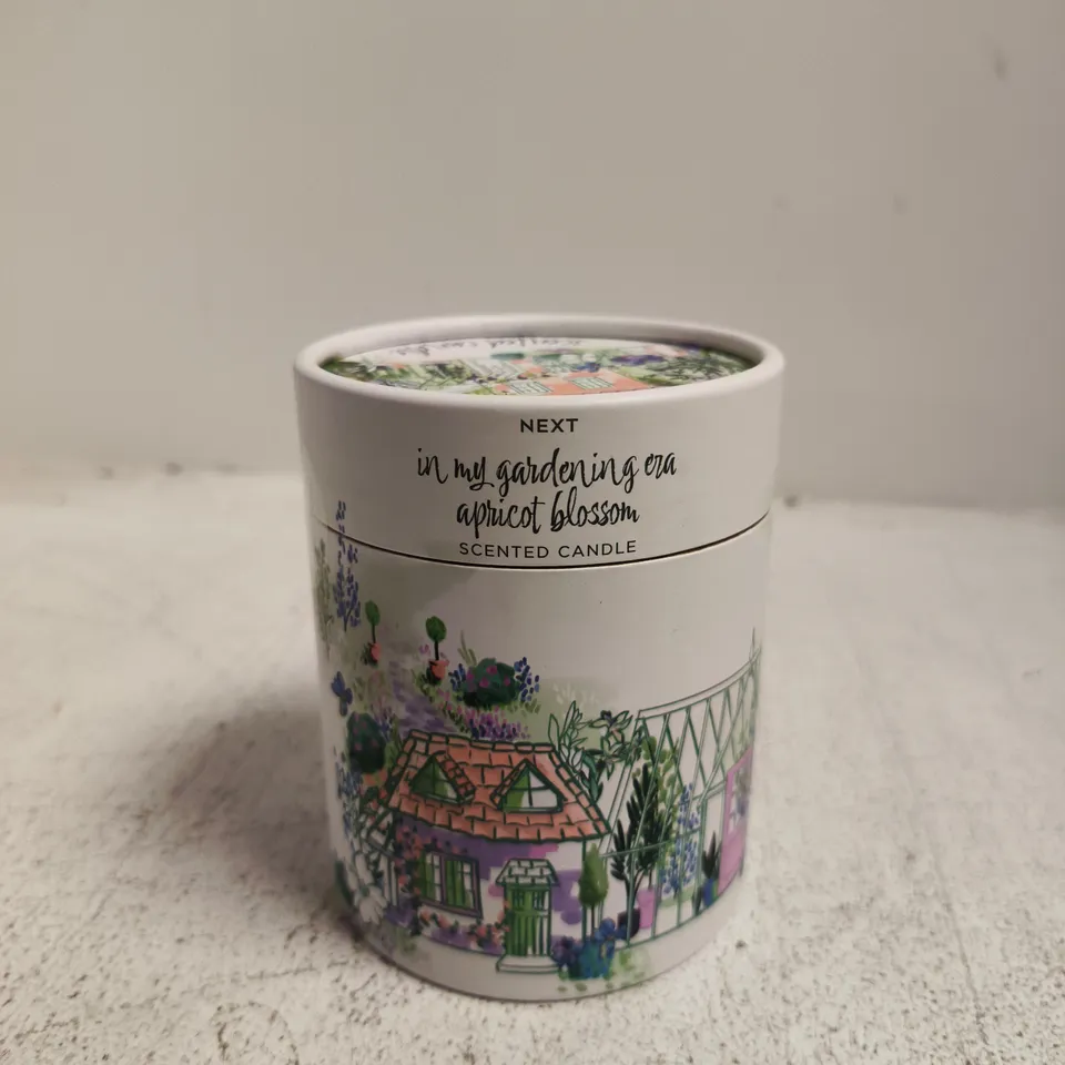 NEXT SCENTED CANDLE – IN MY GARDENING ERA, APRICOT BLOSSOM
