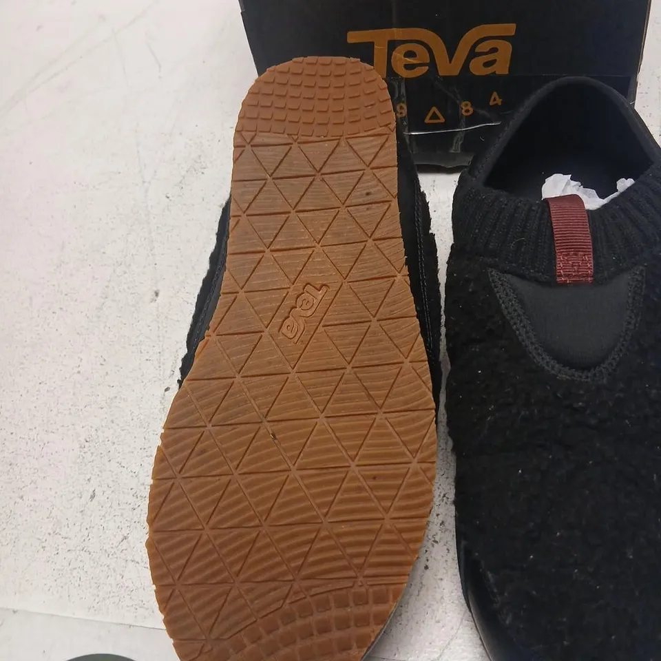TEVA BLACK SLIP-ON SHOES – UK 9