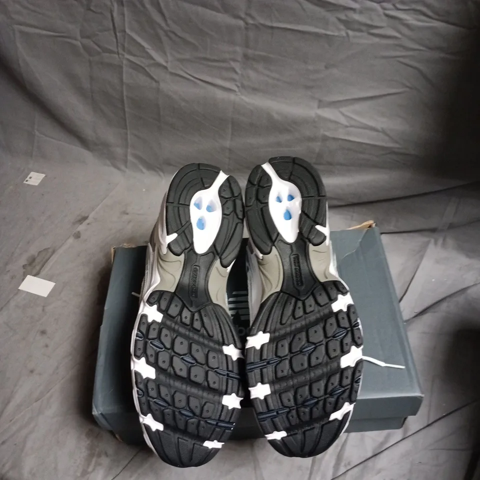 NEW BALANCE MR530SG SNEAKERS – UK 10 (US 10.5) MEN'S