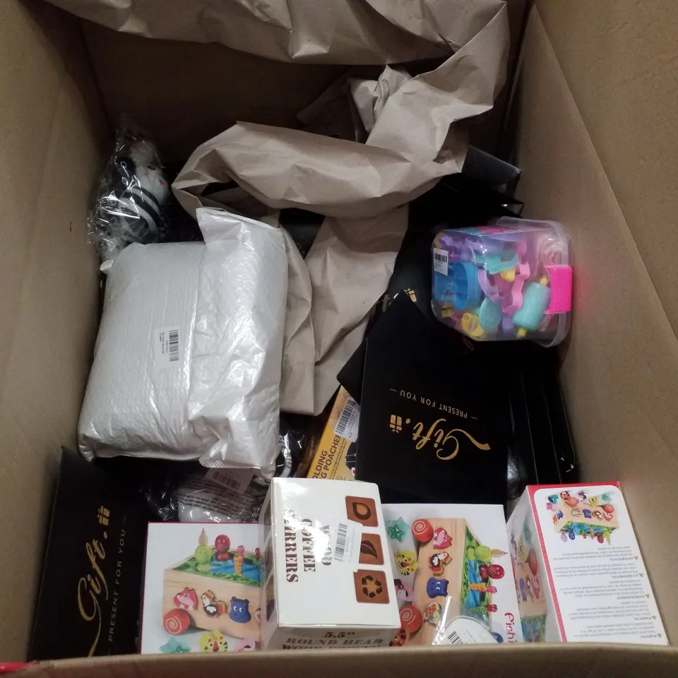 PALLET CONTAINING ASSORTED PRODUCTS INCLUDING 24" MONITOR, FISHING CAR TOY, SPORTS TOWEL, DAILY DAIRY, FOLDING EGG POACHER & BEACH SUN HAT