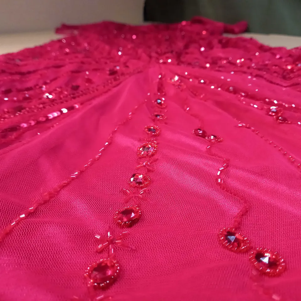 DESIGNER SCARLET RED/BEAD AND SEQUIN DETAILED FLAPPER STYLE MIDI DRESS - SIZE 18