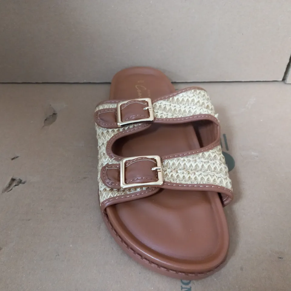 RAFFIA CHUNKY  BUCKLE SANDALS - SIZE 4