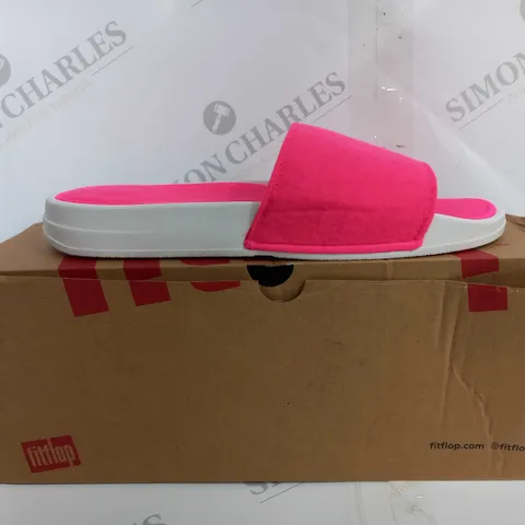 BOXED FITFLOP IQUSHION E01 FELT SLIDES IN PINK - UK 8