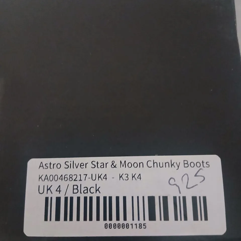 BOXED KOI ASTRO SILVER STAR & MOON CHUNKY BOOTS – UK4,