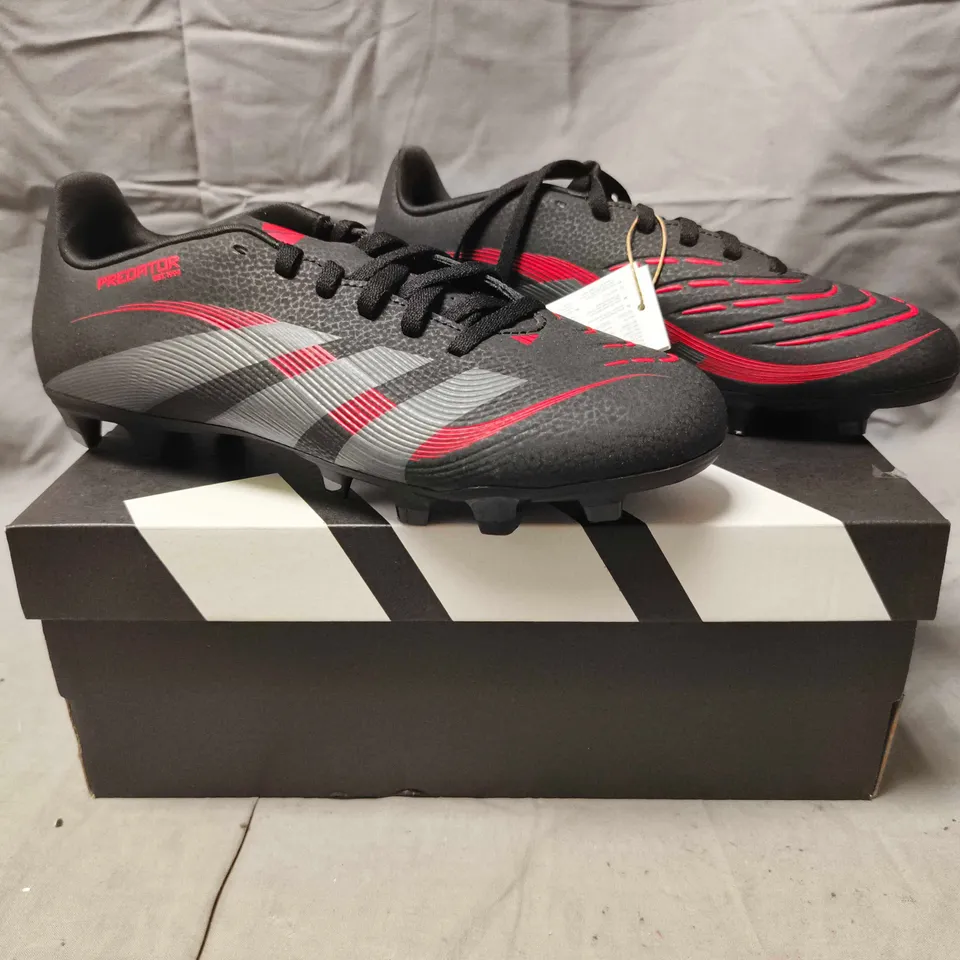 BOXED PAIR OF ADIDAS PREDATOR CLUB FOOTBALL BOOTS IN BLACK/RED SIZE UK 7