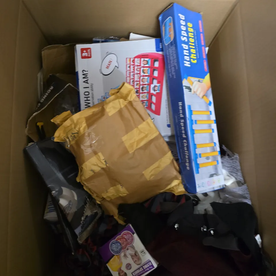 LARGE QUANTITY OF ASSORTED TOYS AND GAMES TO INCLUDE - GUESS WHO, HAND SPEED GAME AND FANCY DRESS