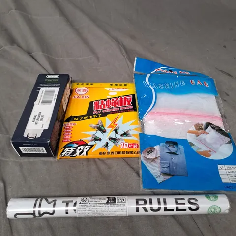 APPROXIMATELY 15 ASSORTED HOUSEHOLD PRODUCTS TO INCLUDE WASHING BAG, DELONGHI WATER FILTER AND FLY STICKING BOARD