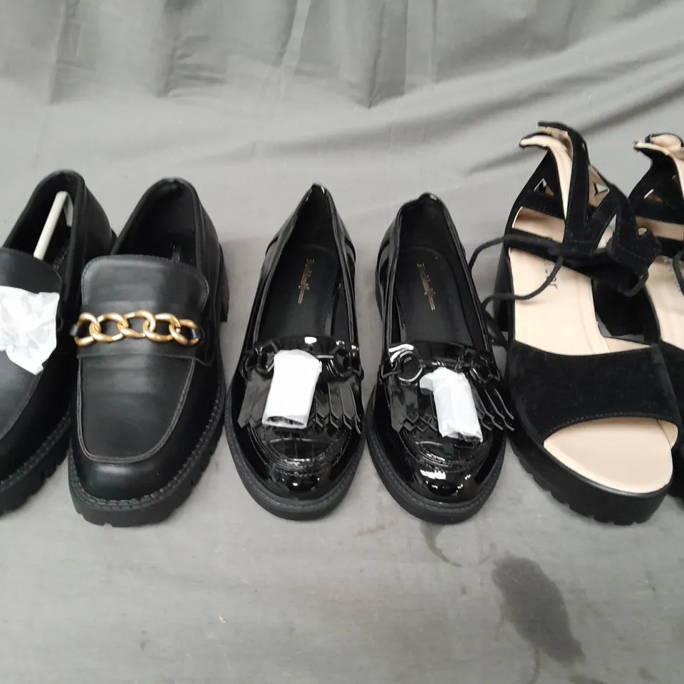 BOX OF APPROXIMATELY 15 ASSORTED PAIRS OF SHOES AND FOOTWEAR ITEMS IN VARIOUS COLOURS, STYLES, AND SIZES - COLLECTION ONLY