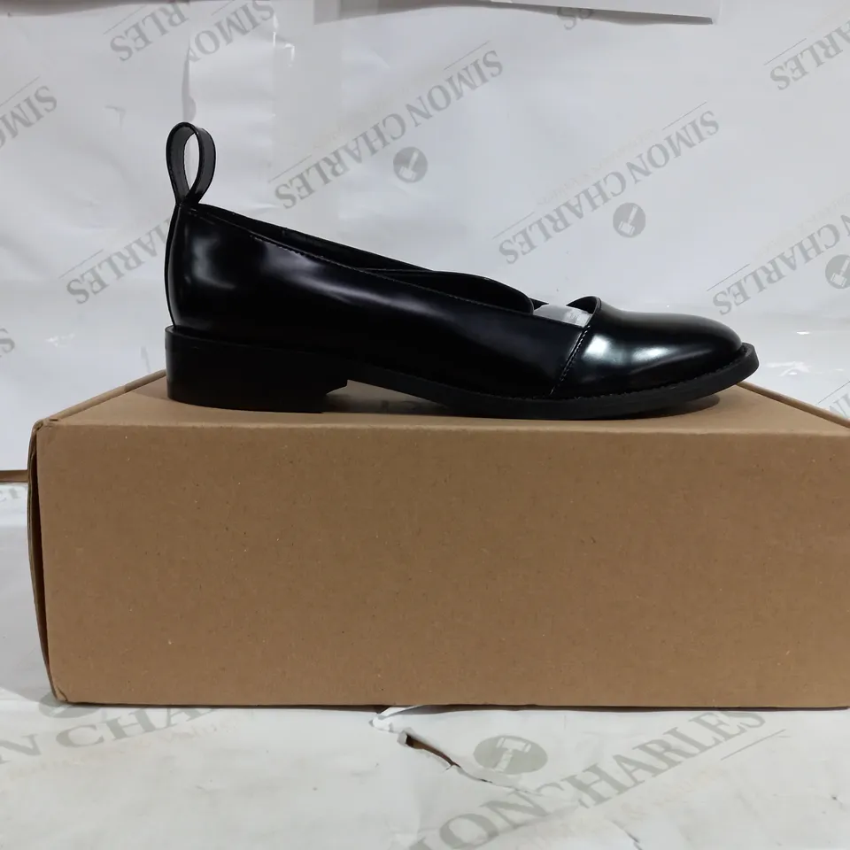 PAIR OF NAE LOLA BLACK VEGAN SHOES - UK SIZE 6