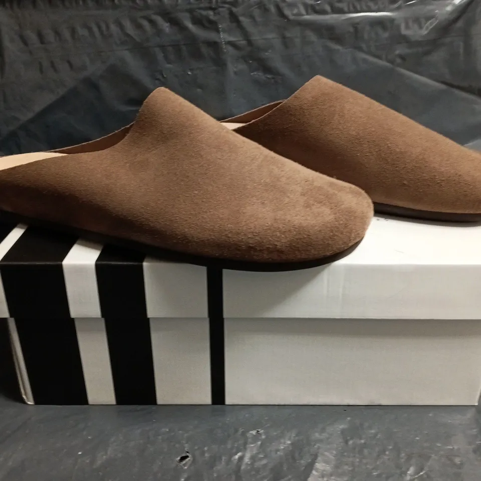 BOXED PAIR OF JOHN LEWIS CLOG ALVAR SHOES IN BROWN SIZE EU 43