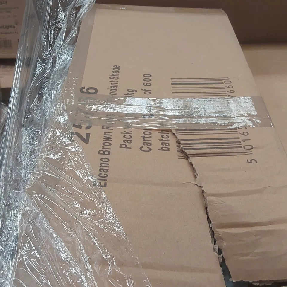 PALLET CONTAINING A LARGE QUANTITY OF ASSORTED LIGHTING PRODUCTS