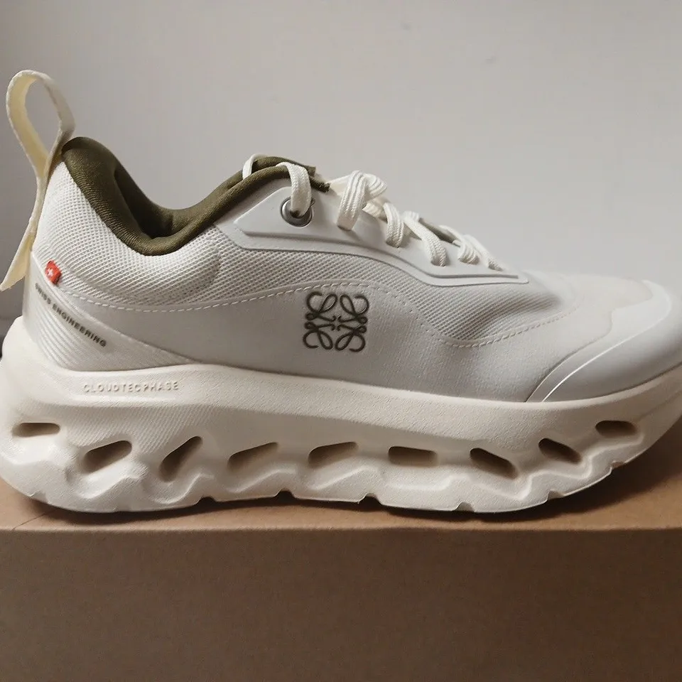 BOXED PAIR OF ON CLOUD LOEWE CLOUDTILT TRAINERS – WOMEN'S UK 5.5 