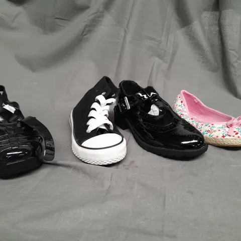 BOX OF APPROX 32 ASSORTED KIDS SHOES IN VARIOUS SIZES & COLOURS