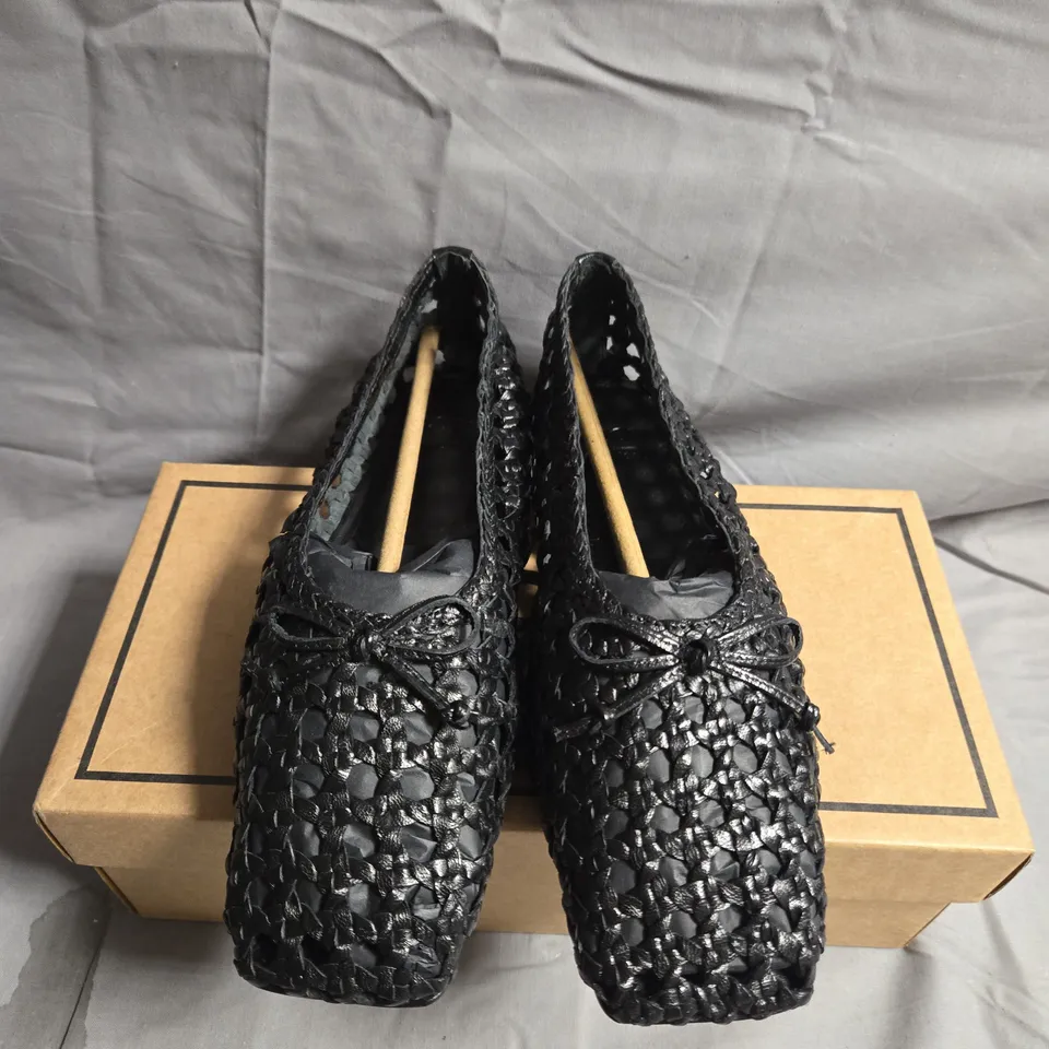 BOXED PAIR OF ASOS LYSANDRA LEATHER SHOES - UK SIZE 3