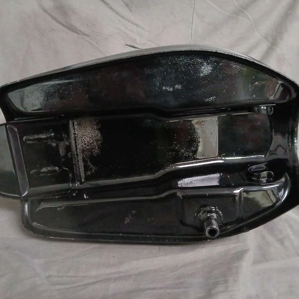 UNBRANDED FUEL TANK 