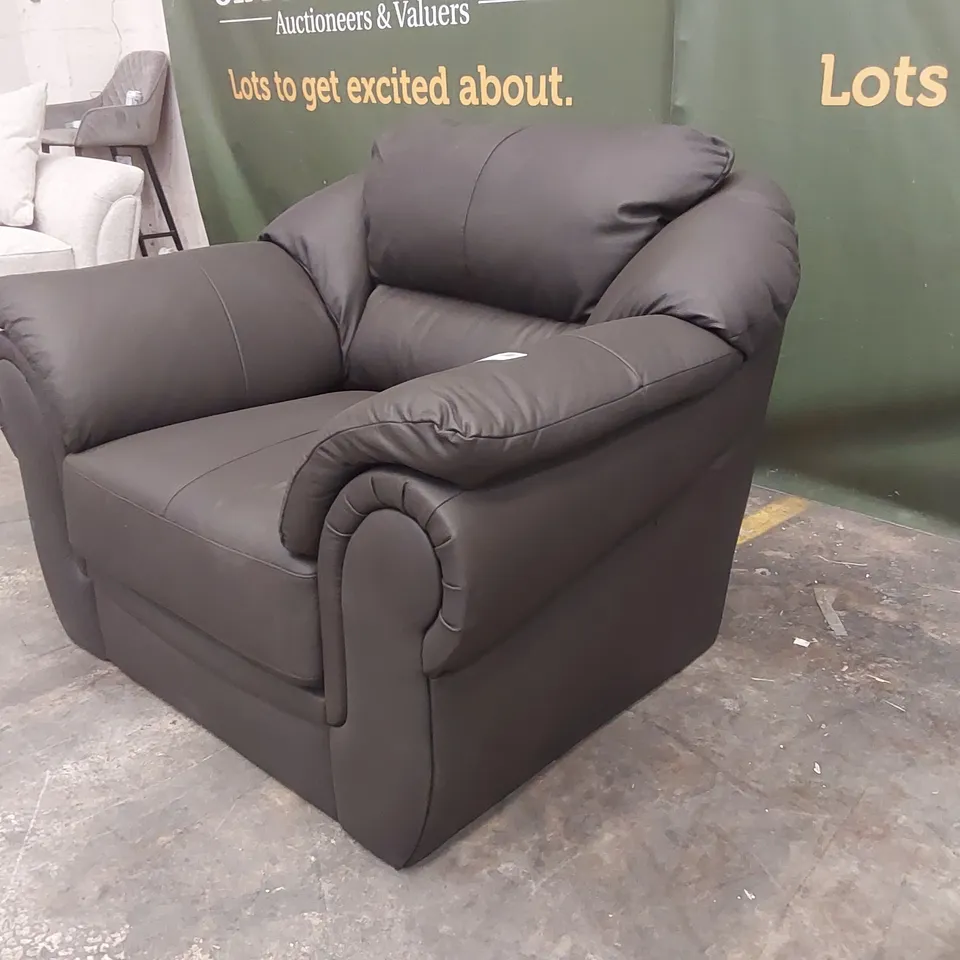 QUALITY DESIGNER FAUX LEATHER ARM CHAIR