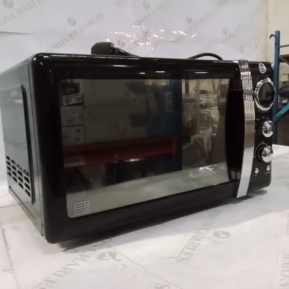 SWAN MICROWAVE OVEN 