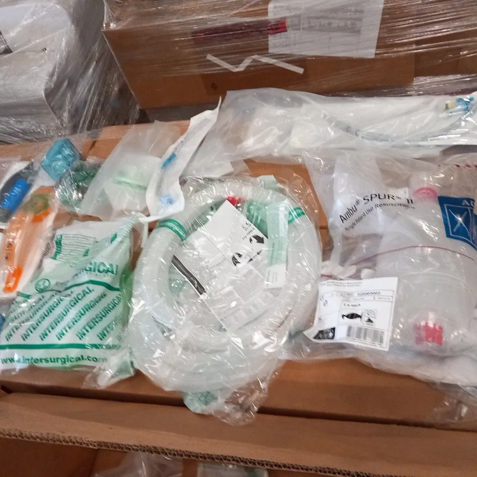 PALLET OF APPROXIMATELY 12 BOXED MECHANICAL VENTILATOR CONSUMABLES KITS TO INCLUDE; MANUAL RESUS BAG, HEAT MOISTURE EXCHANGER MECHANICAL FILTER WITH SAMPLING PORT, FACEMASK ANAESTHETIC, BREATHING CIRC