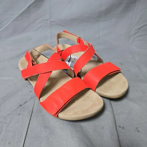 VIONIC REST RAYA SANDALS - ORANGE - SIZE 6