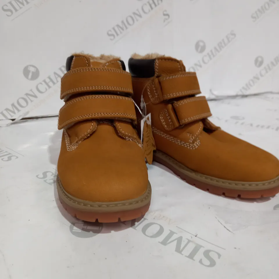 NEXT LIGHT BROWN BOOTS WITH FUR - UK 10 KIDS 