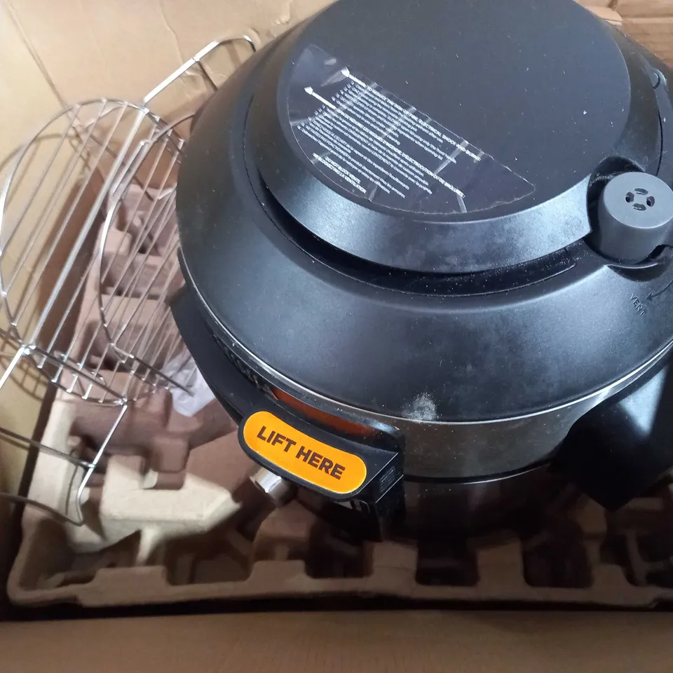 BOXED NINJA FOODI MAX SMARTLID 7.5L MULTI COOKER & AIR FRYER