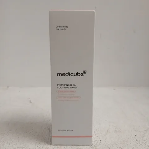 MEDICUBE PDRN PINK CICA SOOTHING TONER 250ML