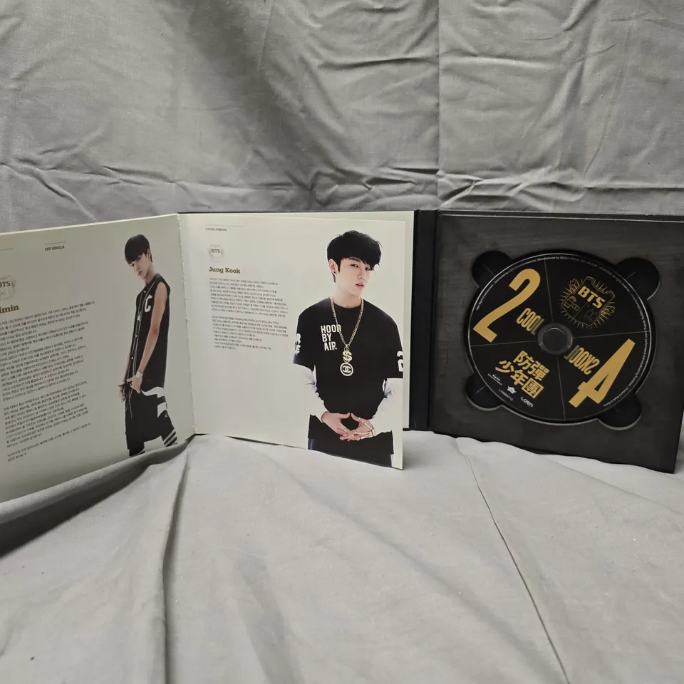 BTS – 2 COOL 4 SKOOL CD ALBUM BOX SET WITH PHOTOBOOK