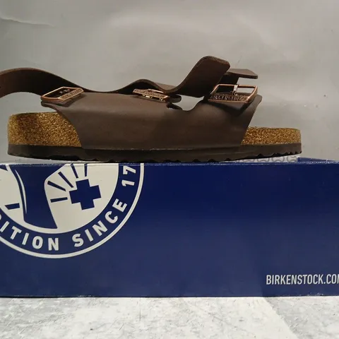 BOXED PAIR OF BIRKENSTOCK MILANO BS OPEN TOE SANDALS IN DARK BROWN SIZE UK 7