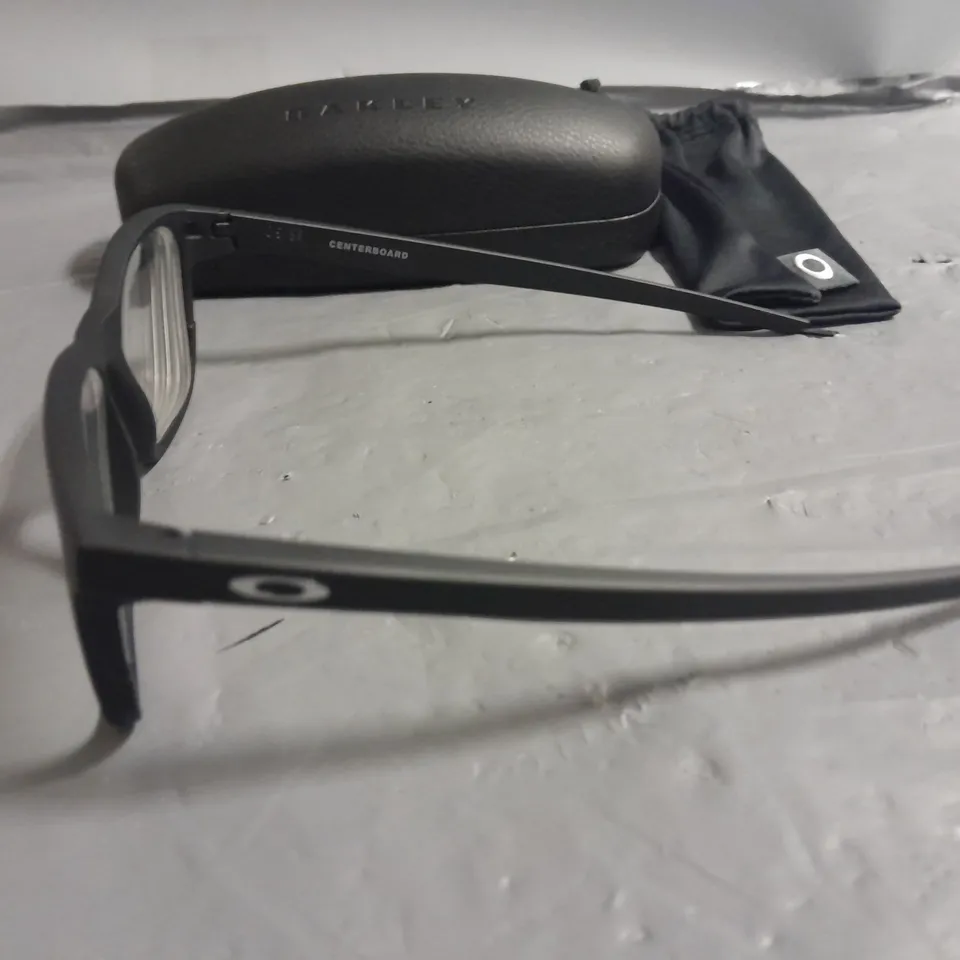 PAIR OF OAKLEY CENTREBOARD GLASSES IN SATIN BLACK