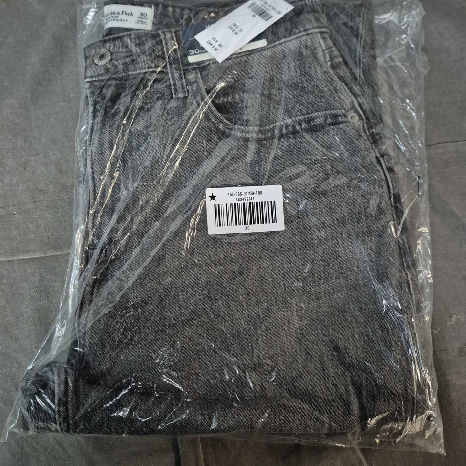 BAGGED ABERCROMBIE & FITCH HIGH RISE VINTAGE STRAIGHT JEANS IN GREY - 30 REGULAR
