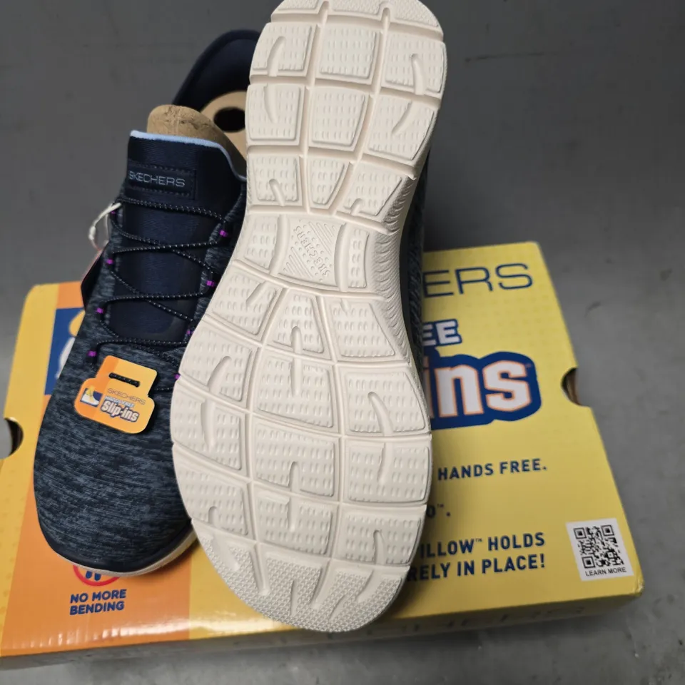 BOXED SKETCHERS SUMMITS DAZZLING HAZE SIZE 6