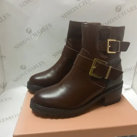 BOXED CORNELIA BROWN LEATHER BOOTS - SIZE 6