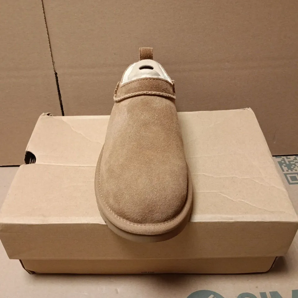 BOXED PAIR OF UGG WOMENS CLASSIC MICRO CLOGS IN BROWN - UK 4