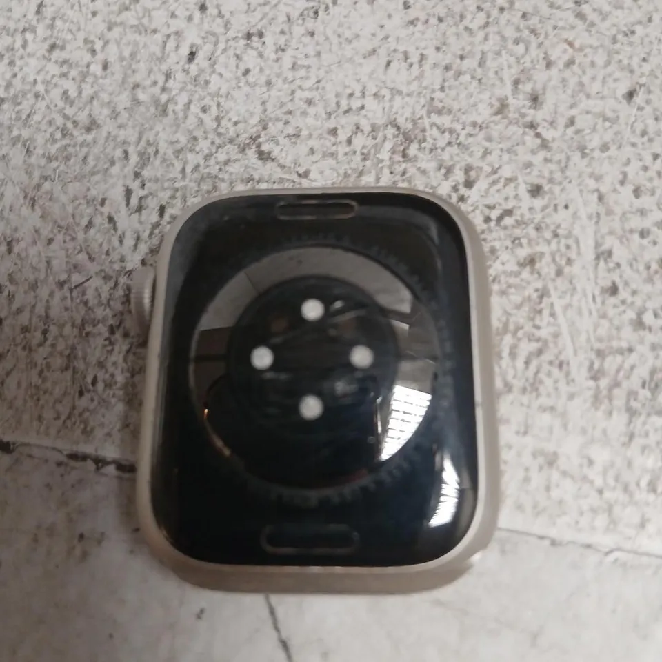 APPLE SERIES 8 SMARTWATCH – SQUARE TOUCHSCREEN WITH SIDE CROWN