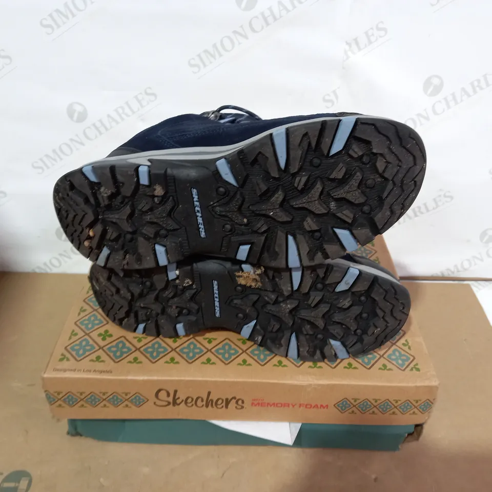 BOXED PAIR OF SKECHERS BOOTS - SIZE 6.5