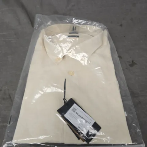 BAGGED HUGO BOSS BUTTONED SHIRT - SIZE L