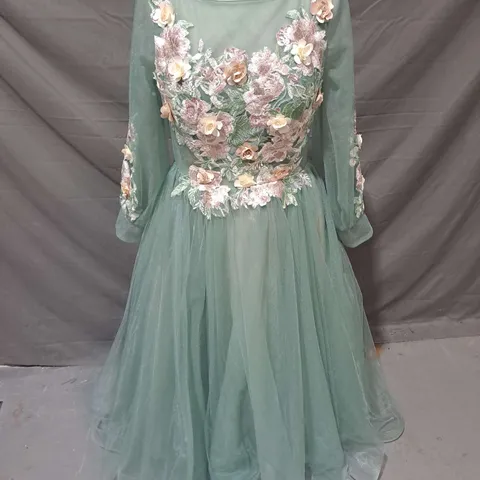 VEAL EMBROIDERED FLORAL SHEER PROM DRESS IN FAIRY GREEN SIZE UNSPECIFIED