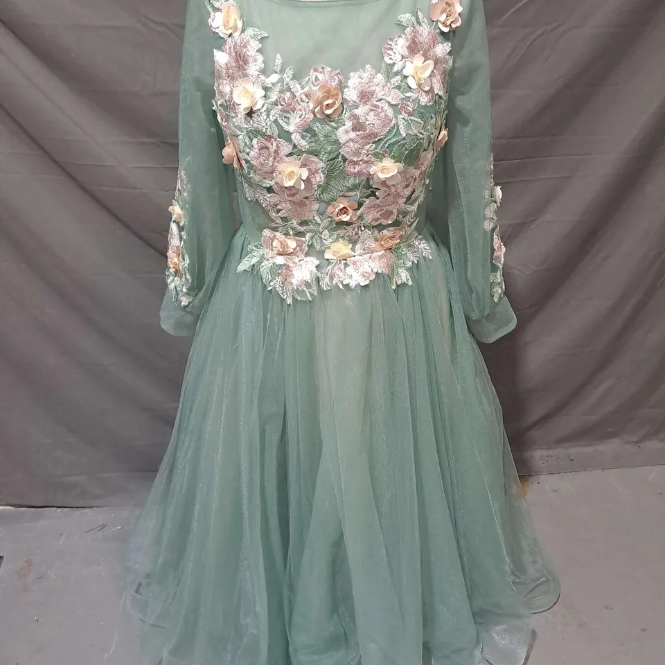 VEAL EMBROIDERED FLORAL SHEER PROM DRESS IN FAIRY GREEN SIZE UNSPECIFIED