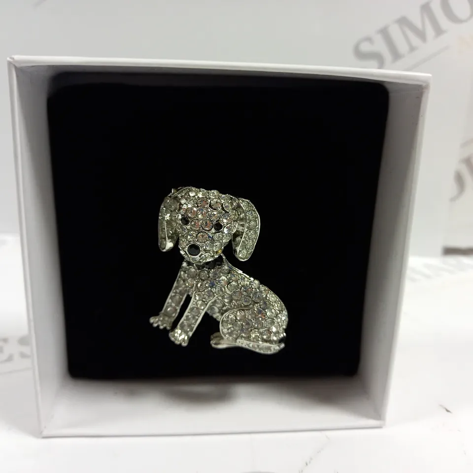 BOXED BUCKINGHAM DOG PENDANT 