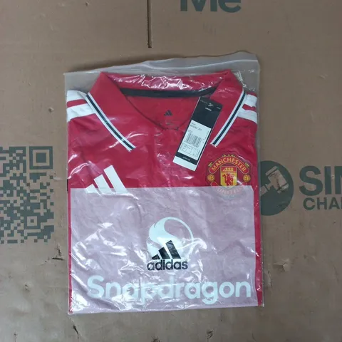 BAGGED ADIDAS MANCHESTER UNITED FOOTBALL JERSEY IN RED SIZE LARGE