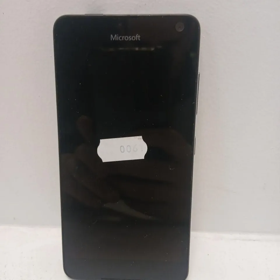 MICROSOFT WINDOWS PHONE SMARTPHONE – BLACK
