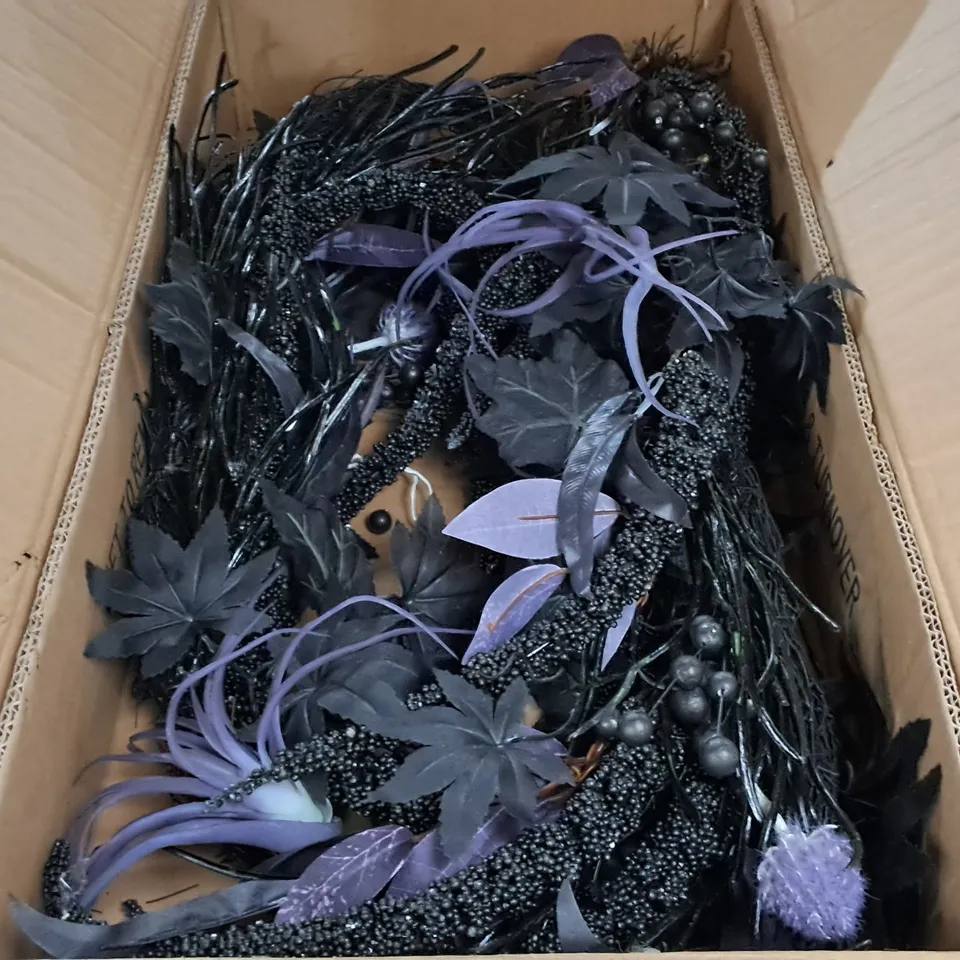 THISTLE GARLAND HALLOWEEN DECORATION RRP £29.99