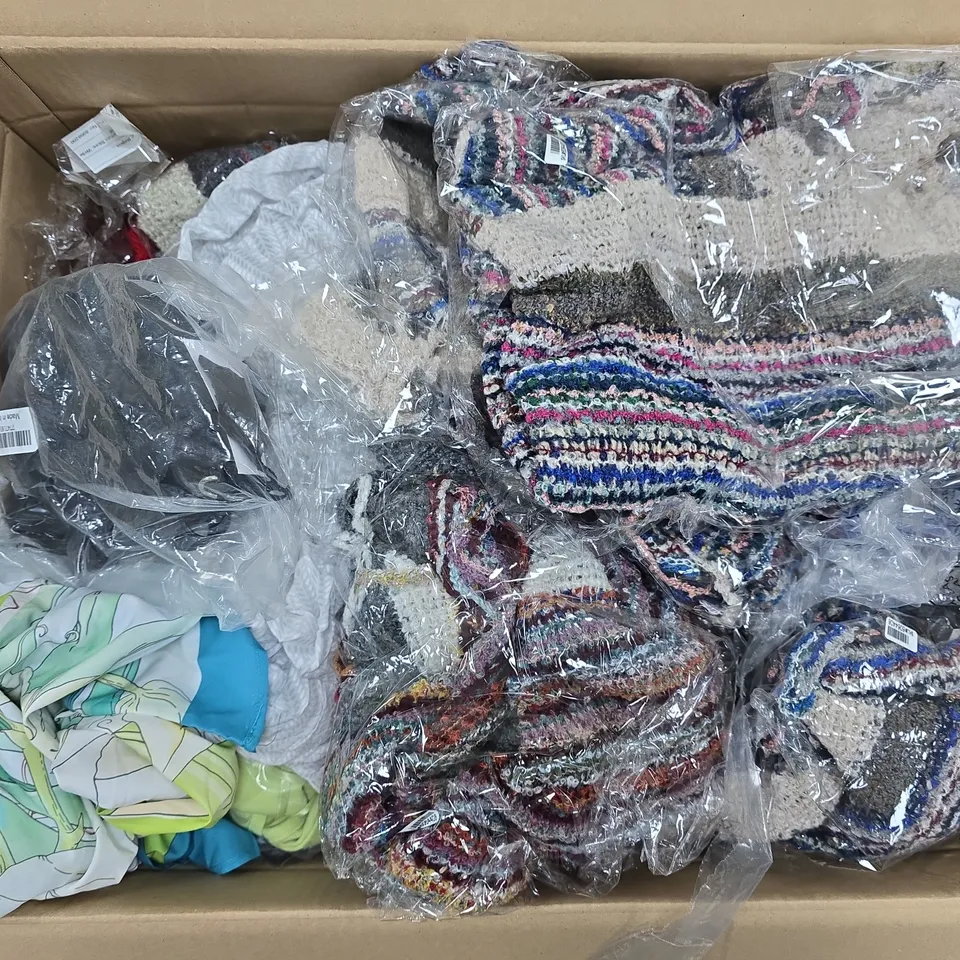APPROXIMATELY 20 ASSORTED ITEMS TO INCLUDE POSTURE BRA, DRESS, LADIES FULL SIZE BRIEFS, ETC